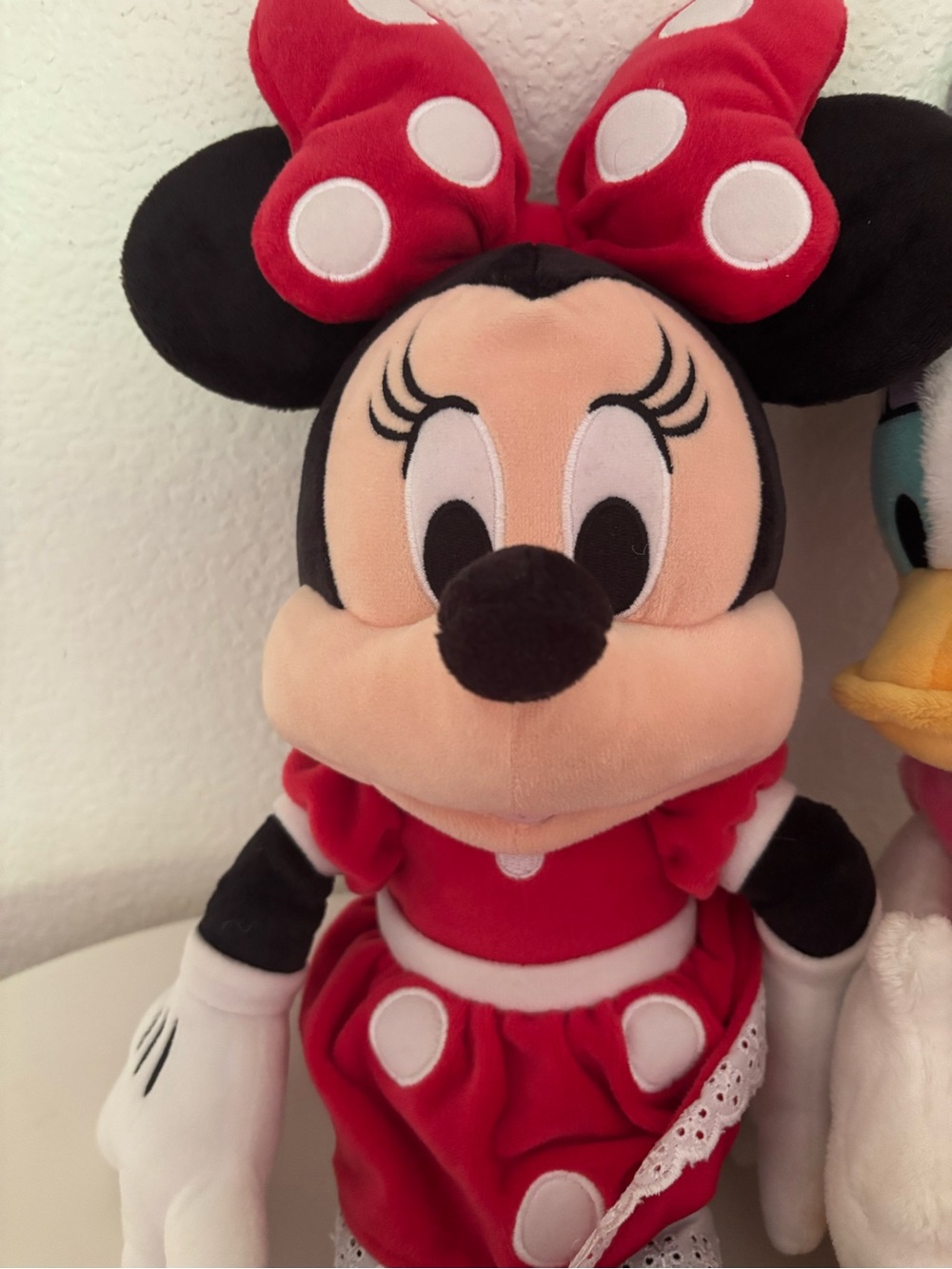 Disney Minnie Mouse and Daisy Duck Plush large plush set: excellent condition - Picture 2 of 4